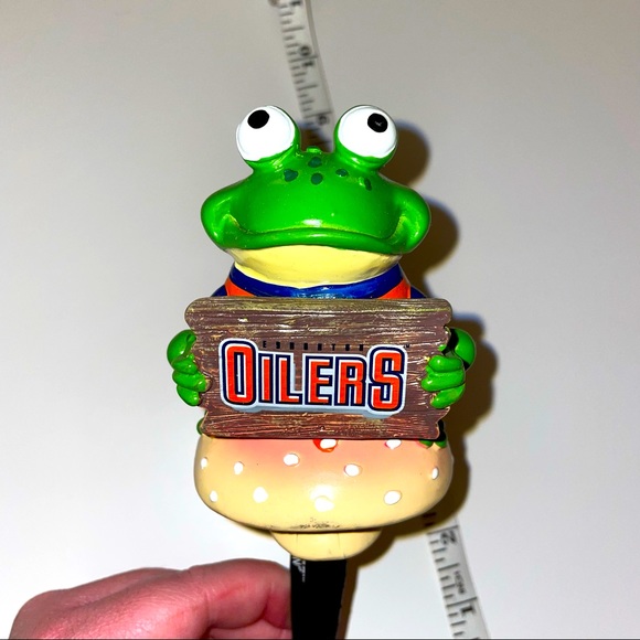 2 Oilers Frog Plant Stakes - Picture 3 of 7